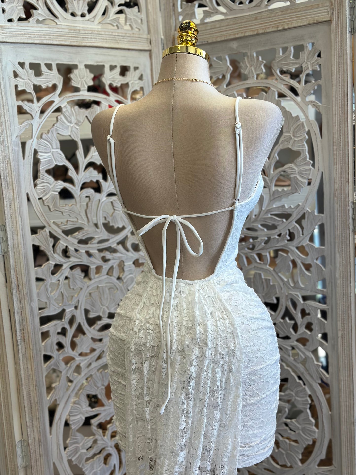 White Corset Lace Tailed Dress- Slightly Stretchy, Estira Poco