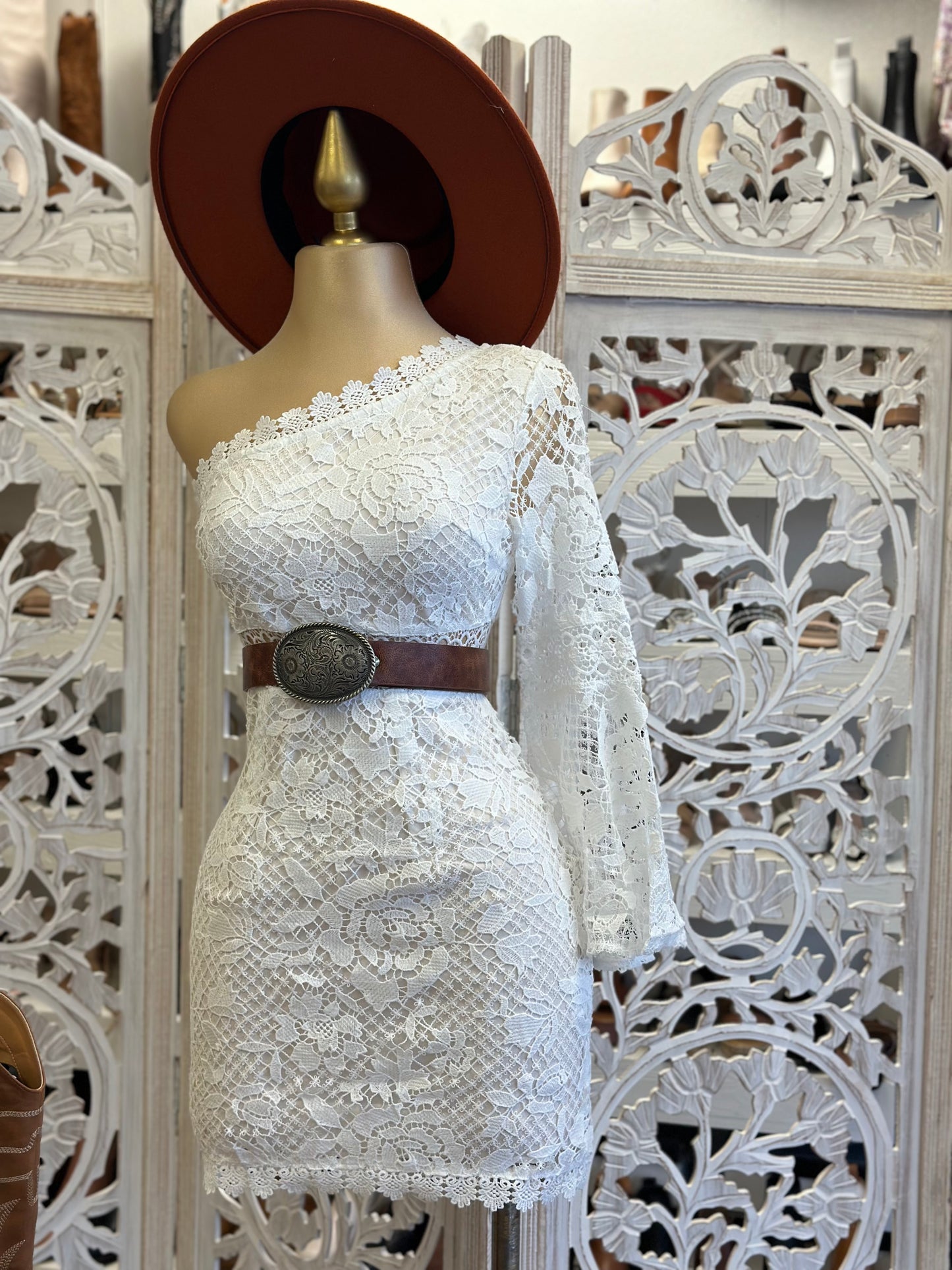 White Lace One Shoulder Mini Dress- Not Stretchy 100 % poliéster