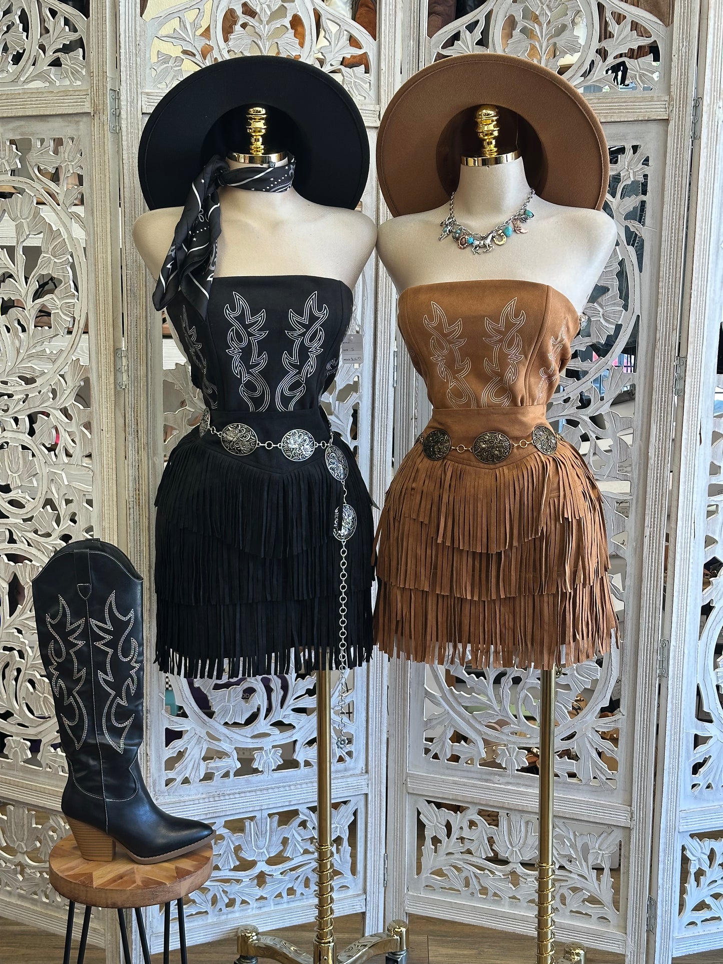 Fringe Tiered Mini Suede Skirt-No Estira , Not Stretchy