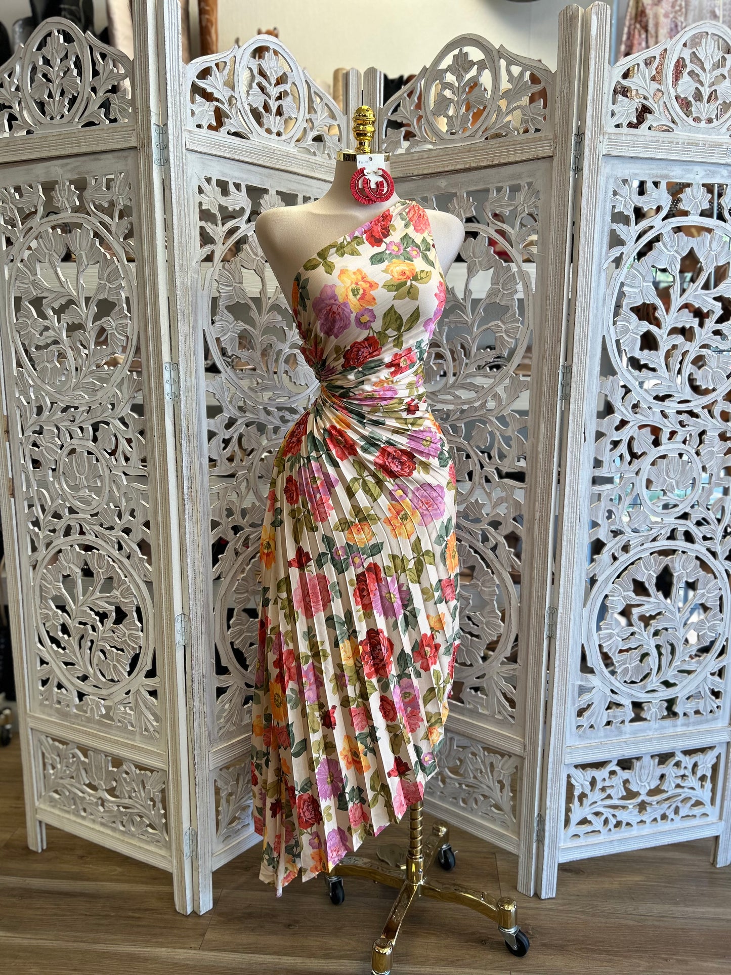 Pleated Floral One Sleeve Dress- Estira Poco, Slightly Stretchy