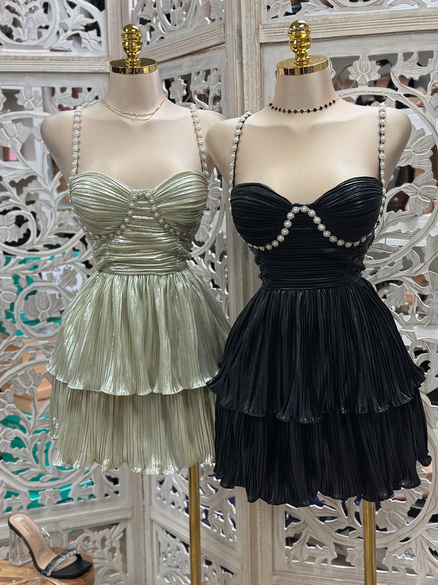 Metallic Pleated Mini Dress- Slightly Stretchy,no estira