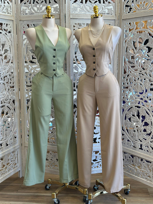 Neutral Vest and Trouser Set -No Estira, Not Stretchy