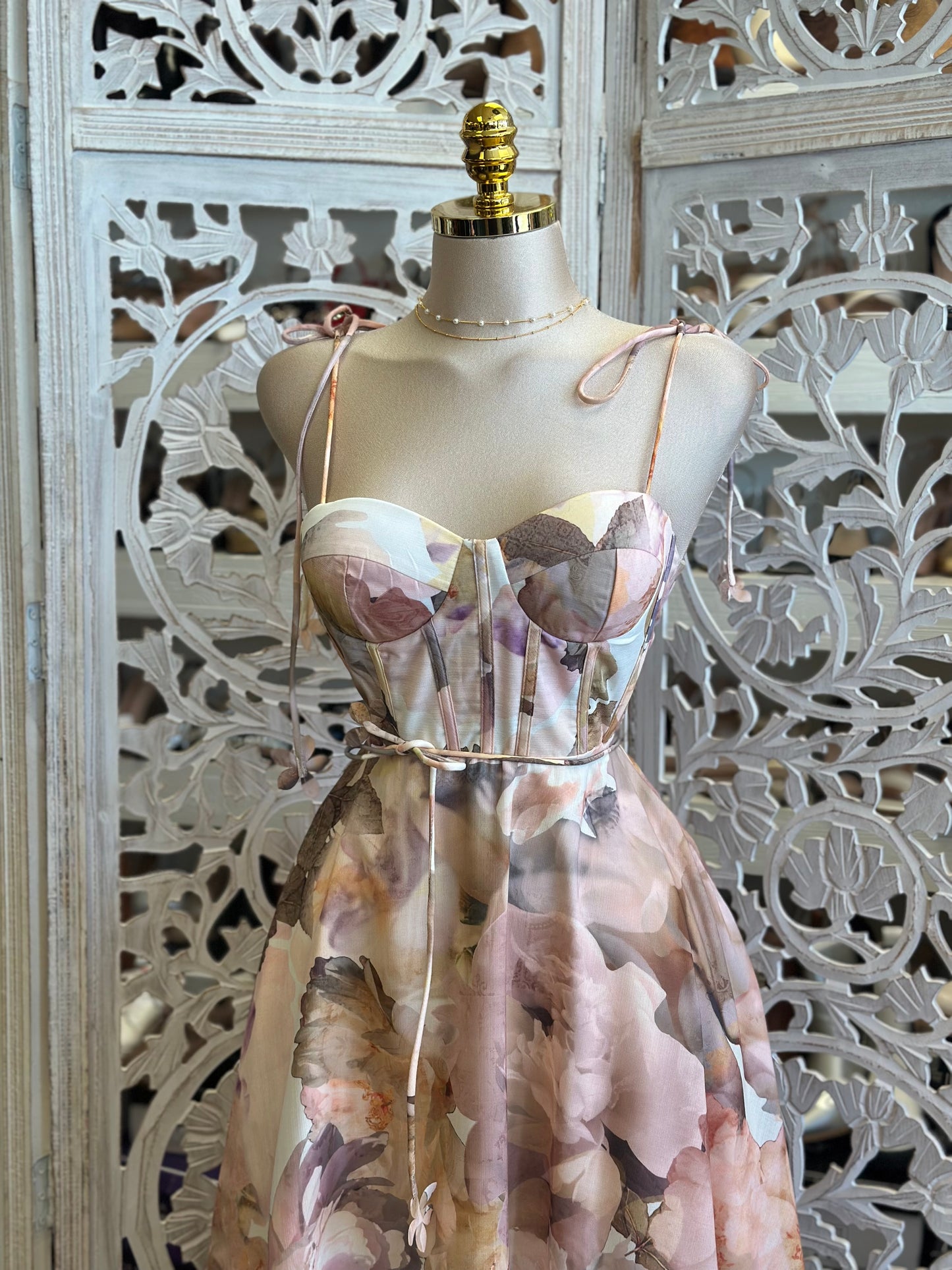 Pastel Floral Corset Dress- Slightly Stretchy, Estira Poco