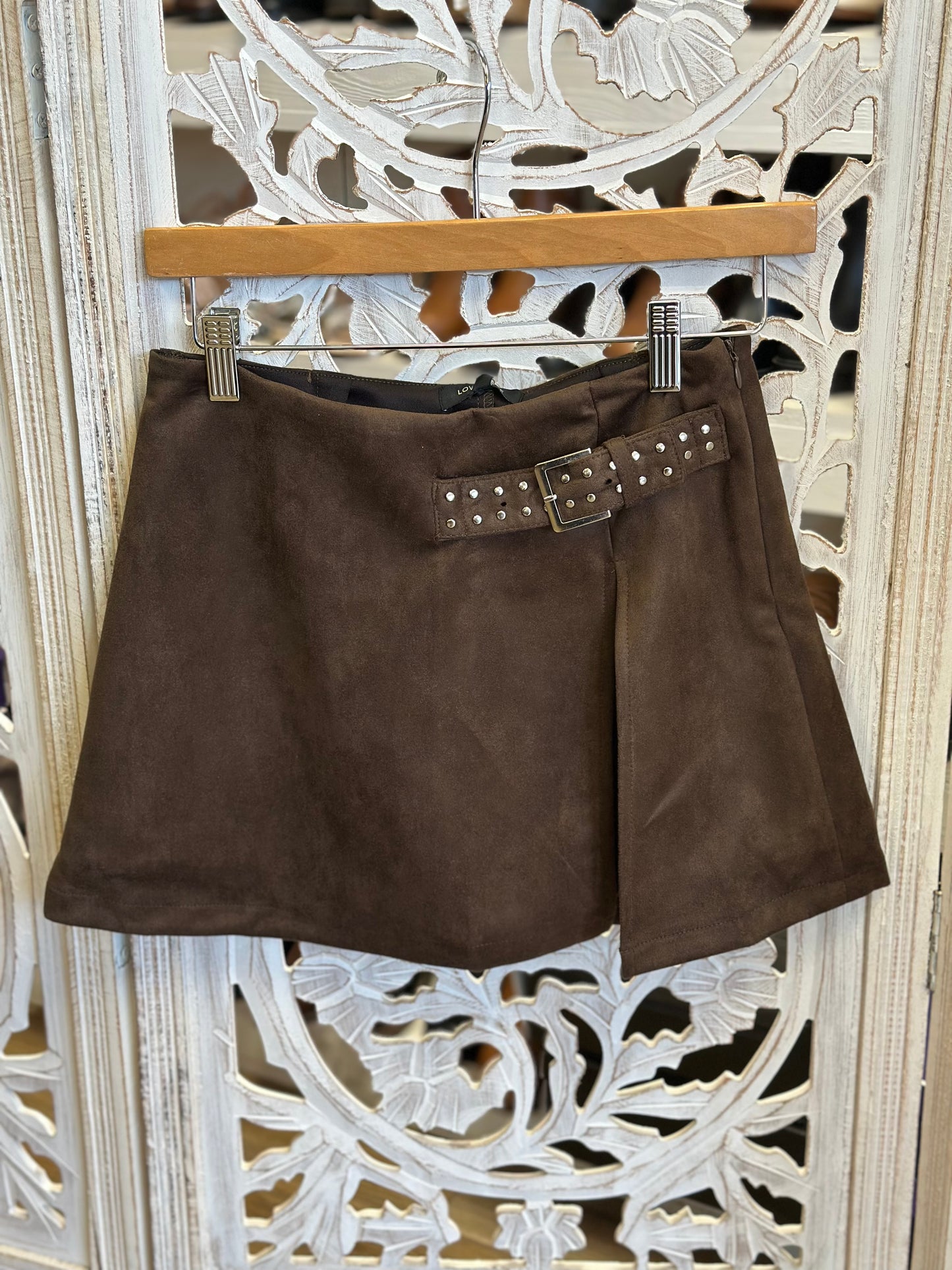 Black Studded Mini Skirt- Slightly Stretchy , Estira Poco