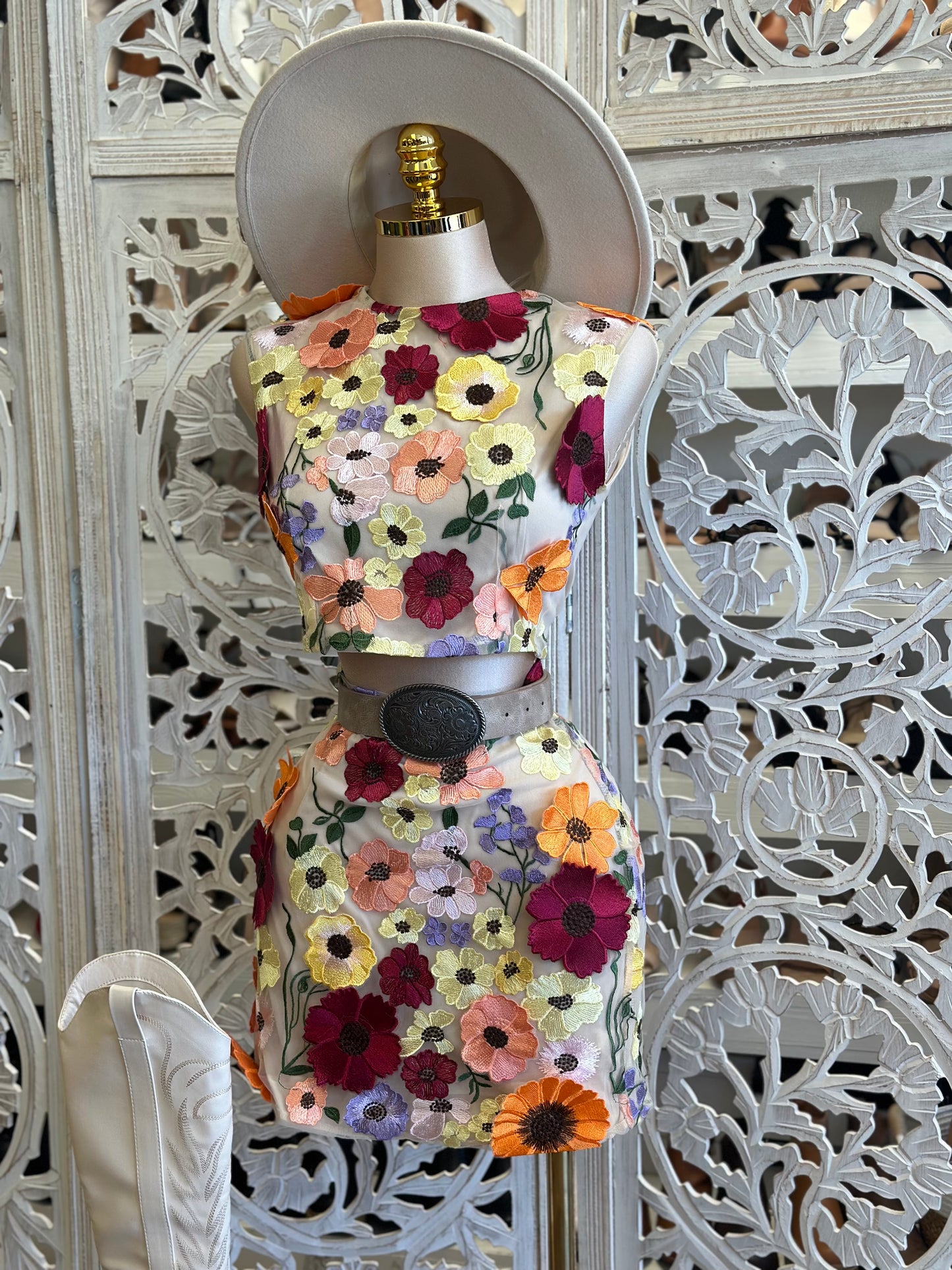 Embroidered Floral Nude Dress - No Estira, Not Stretchy