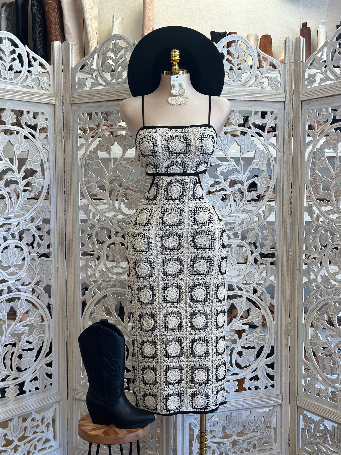 Crochet Back Cutout Maxi Dress- Not Stretchy, No Estira