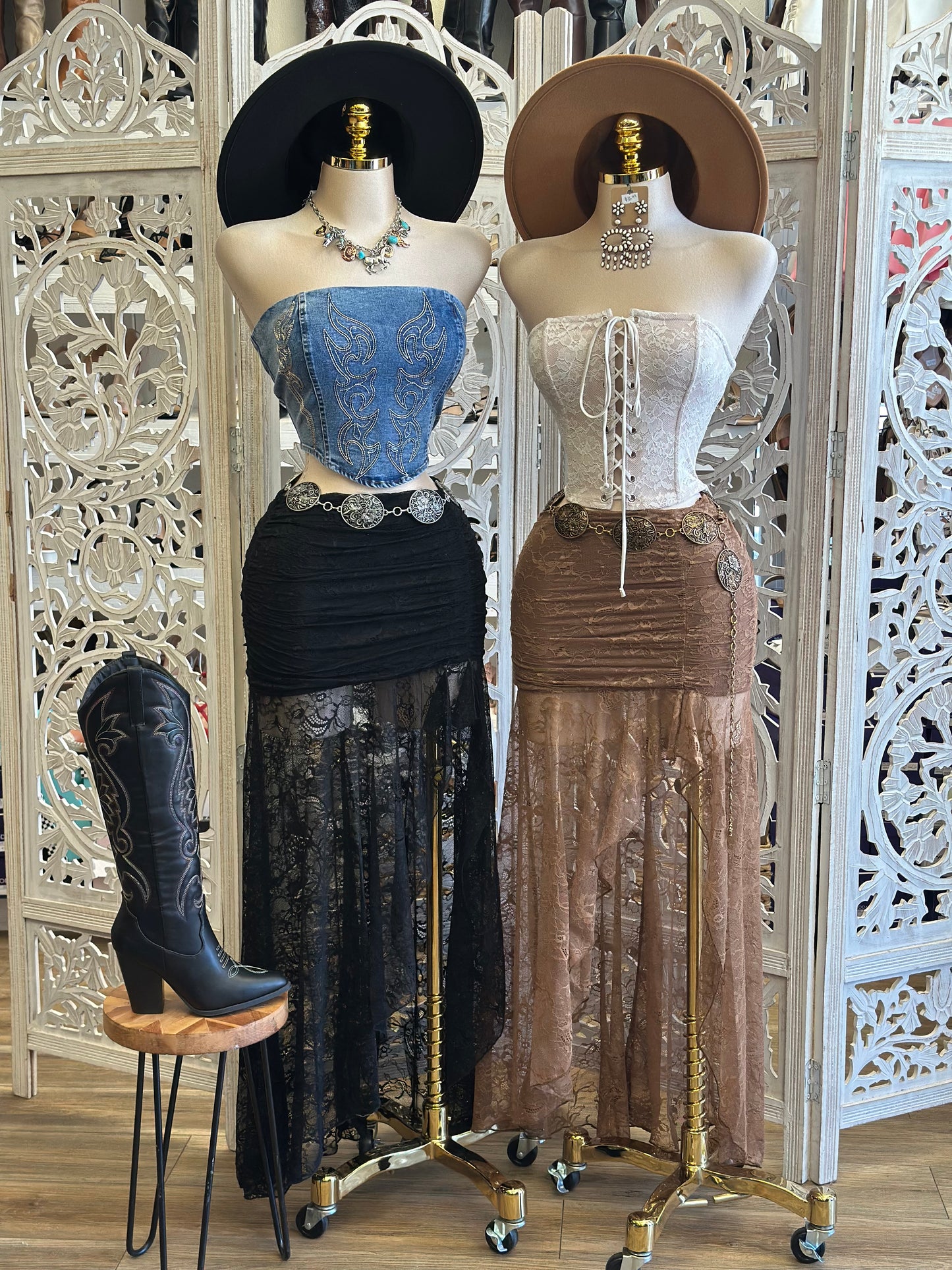Lace Maxi Skirt-  Slightly Stretchy , Estira Poco