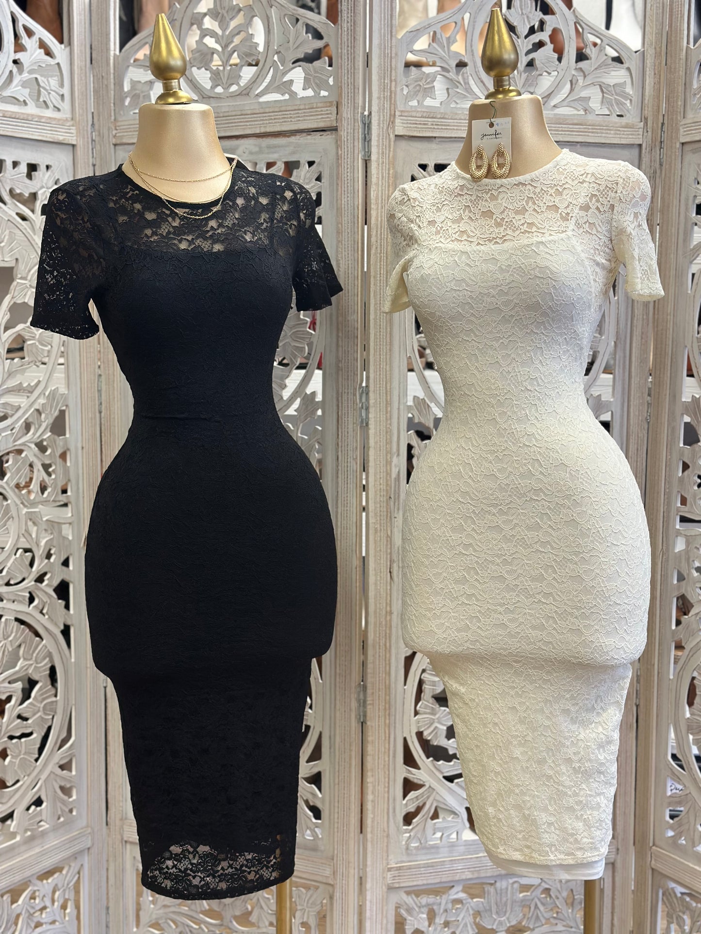 Lace Short Sleeve Dress- Stretchy estira poco