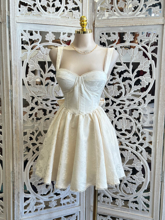 Lace Lined Floral Ivory Dress-No Estira, Not Stretchy