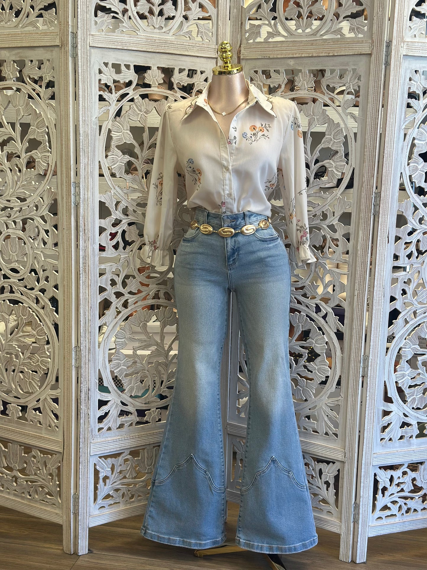 Shell Color Floral Blouse
