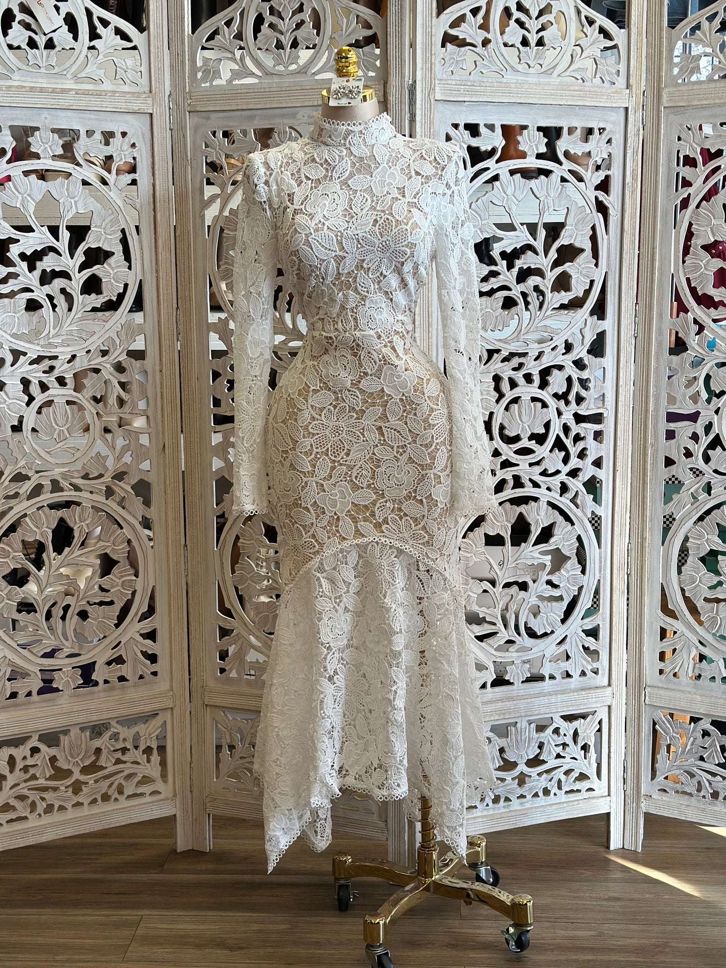 Lace White High Neck Dress-Not Stretchy,No Estira