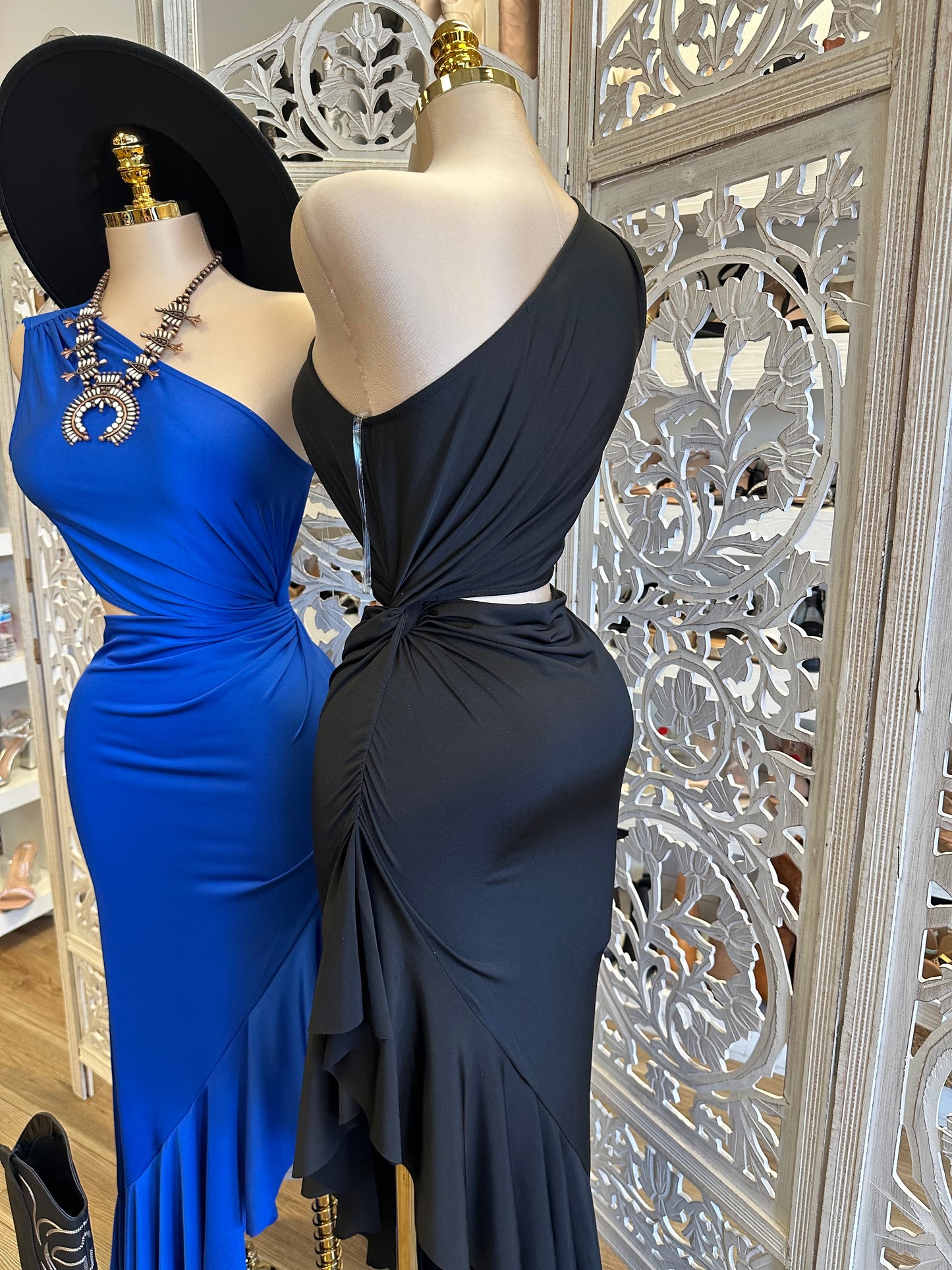 One Sleeve Cutout Midi Ruffled Dress-Estira, Stretchy