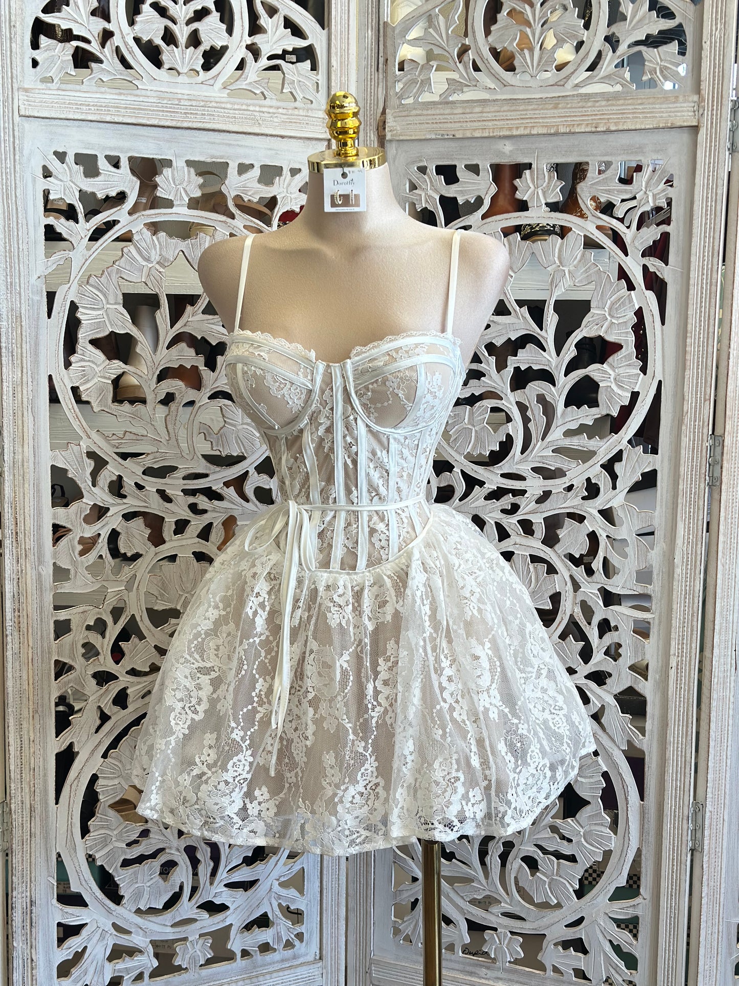 Corset Nude Lace Ivory Dress-No Estira, Not Stretchy