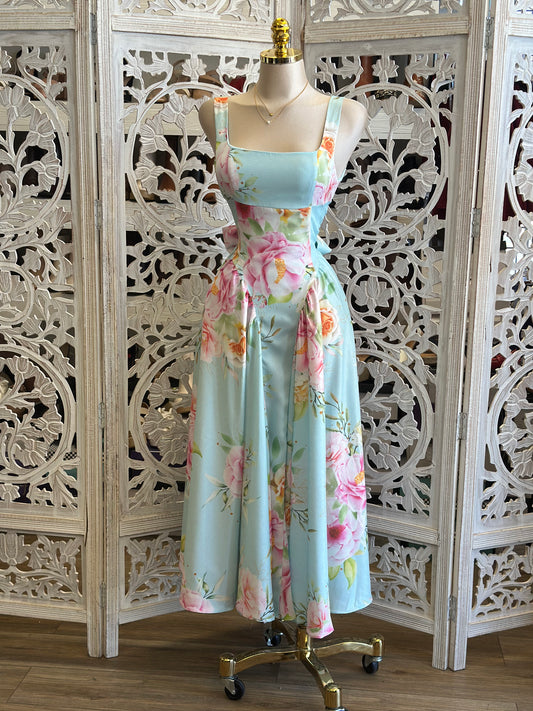 Soft Blue Floral Midi Dress-No Estira, Not Stretchy