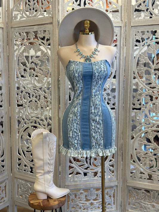 Strapless Lace Denim Mini Dress - Estira Poco , Slightly Stretchy