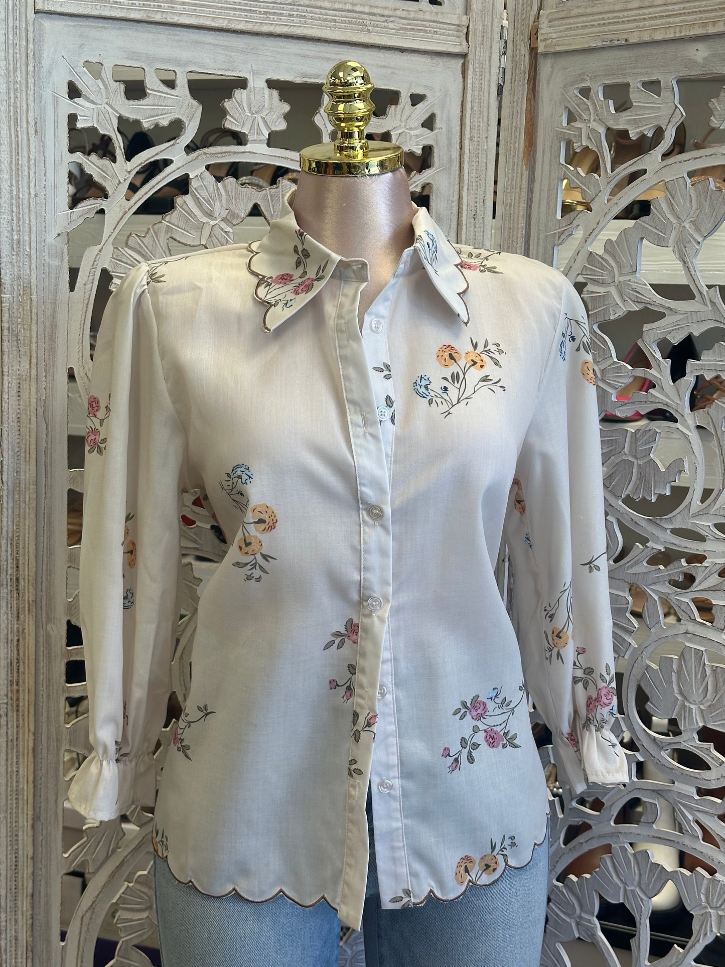 Shell Color Floral Blouse