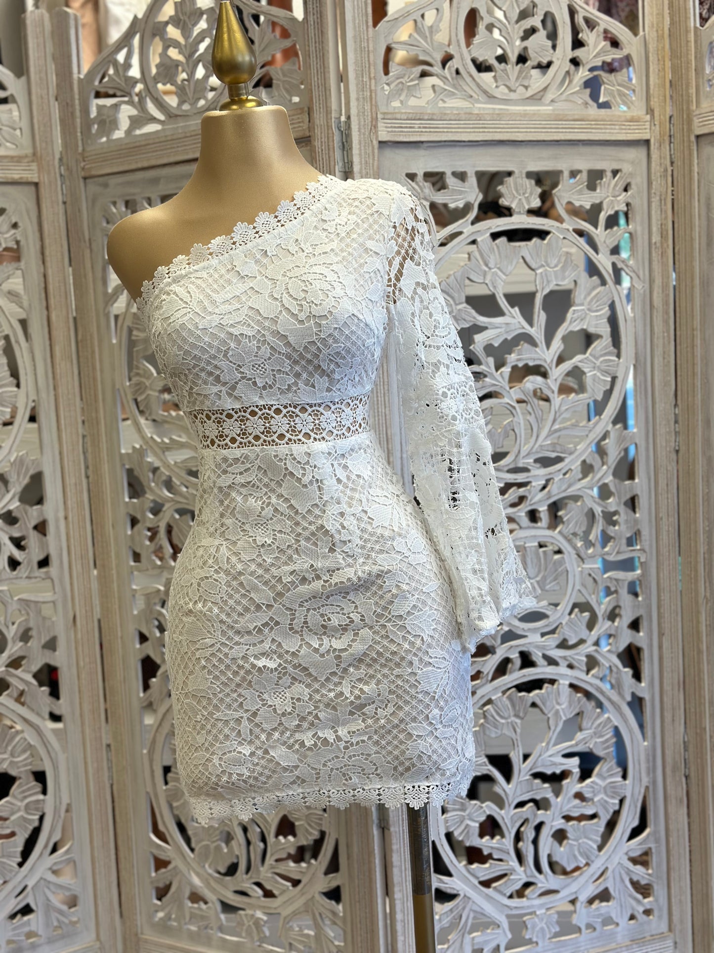 White Lace One Shoulder Mini Dress- Not Stretchy 100 % poliéster