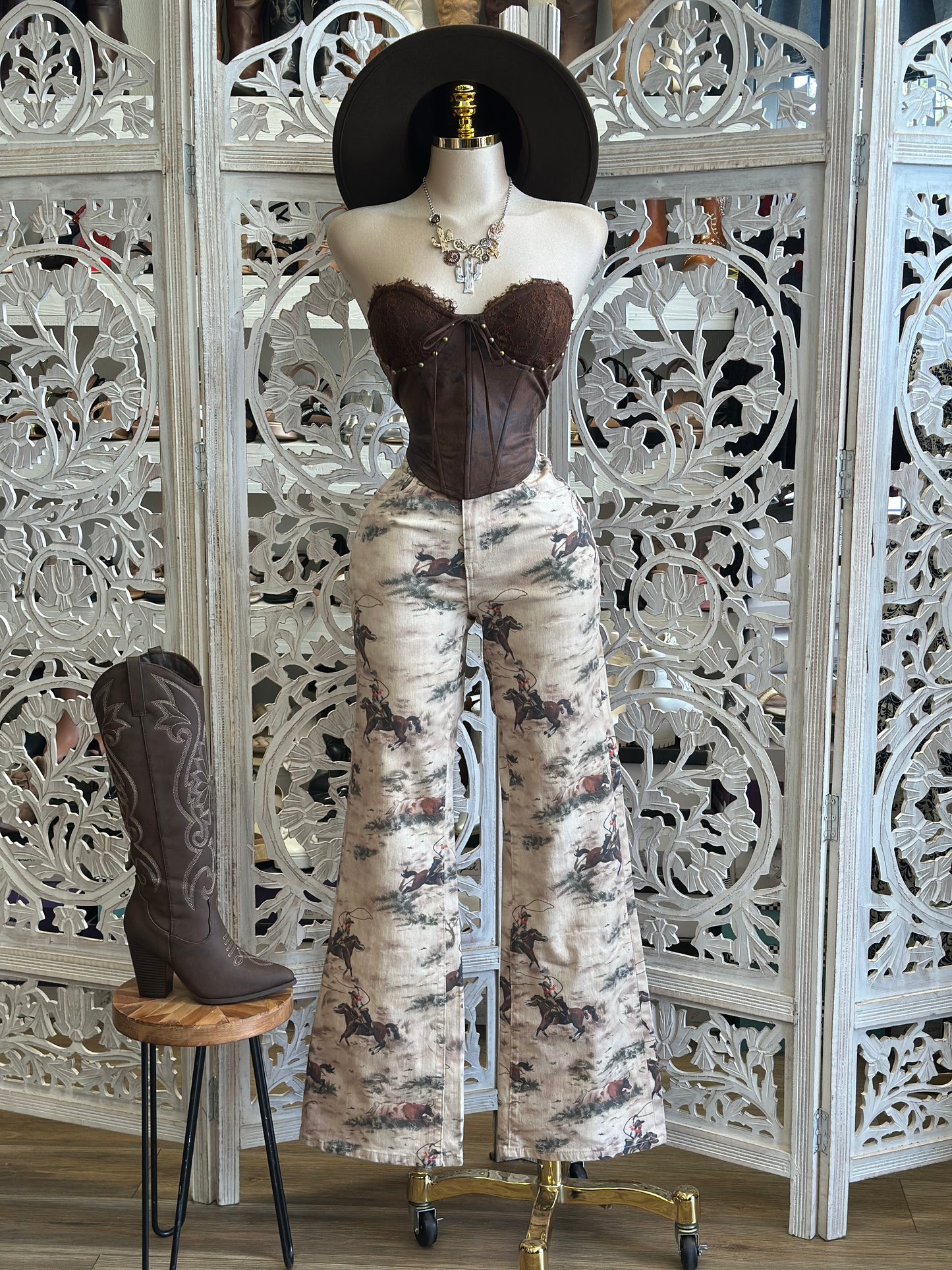 Horse Print Western Jeans - Slightly Stretchy, Estira Poco