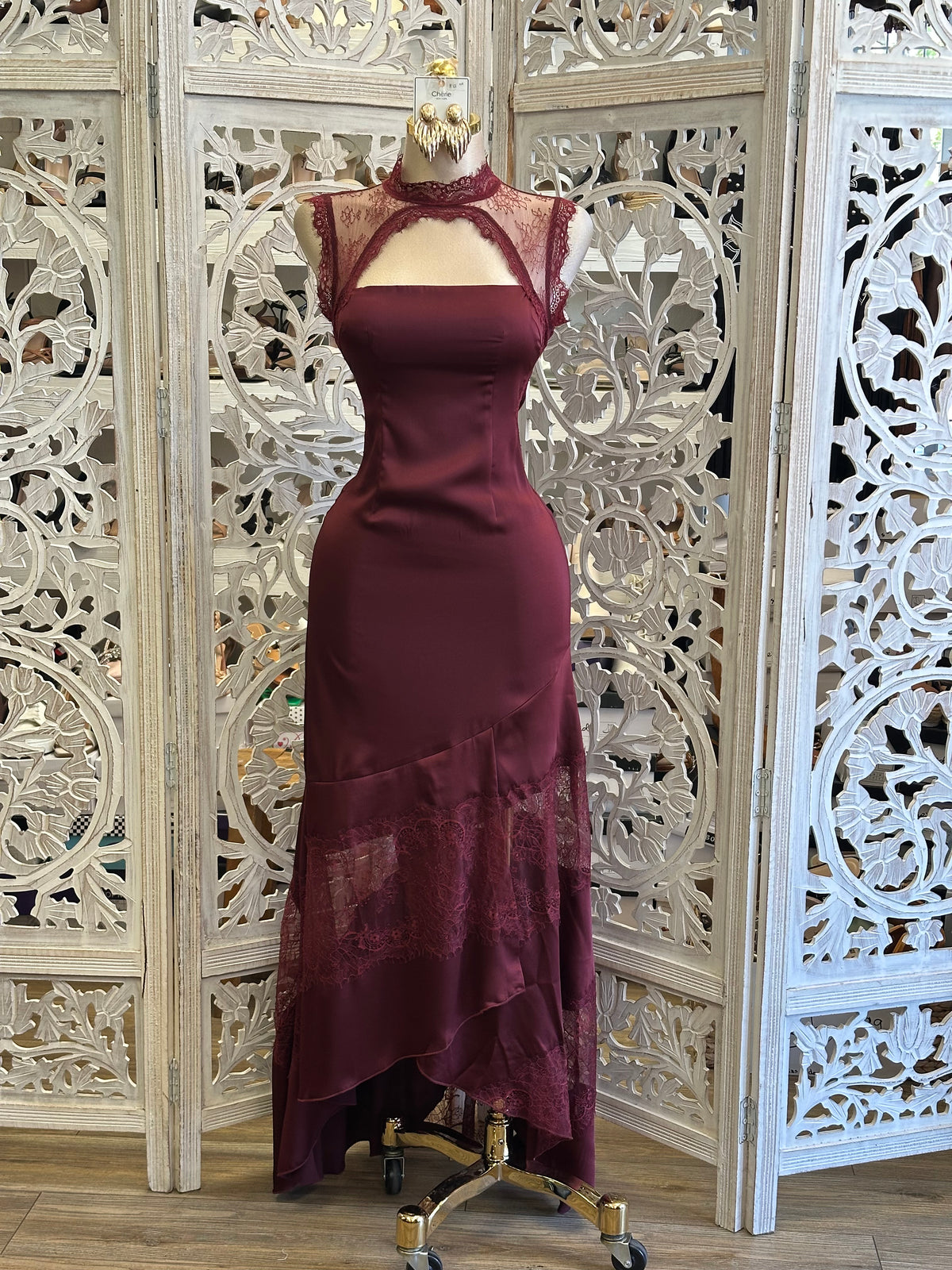 Burgundy Lace High-Neck Asymmetrical Maxi Dress-No Stretchy,No Estira