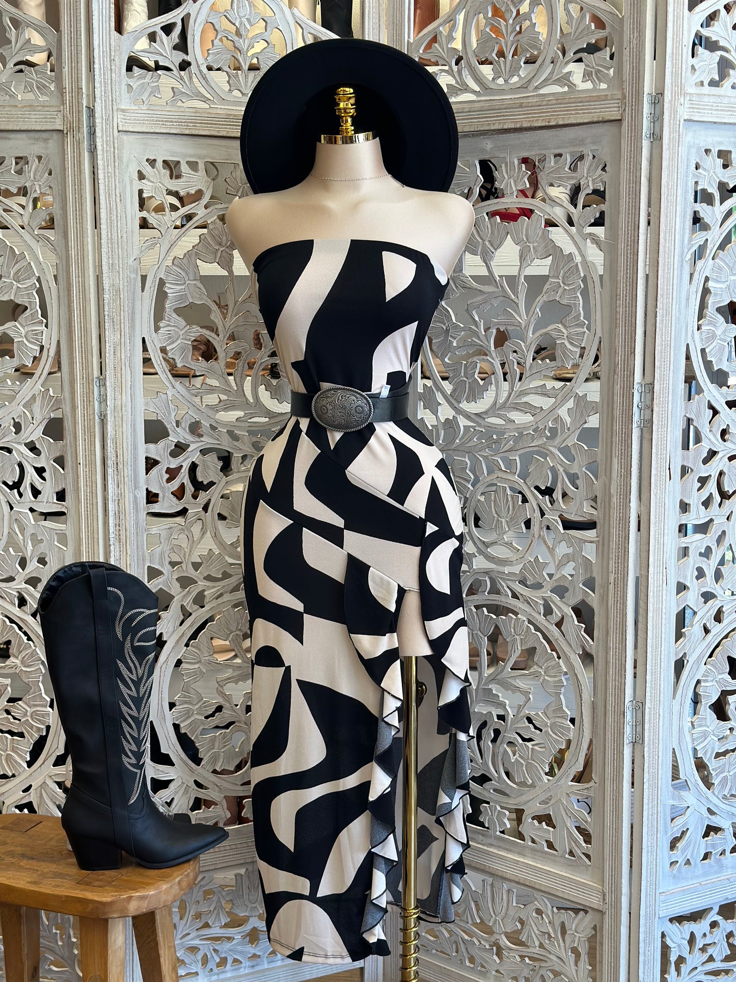 Patterned Strapless Ruffled Dress- Stretchy, Estira
