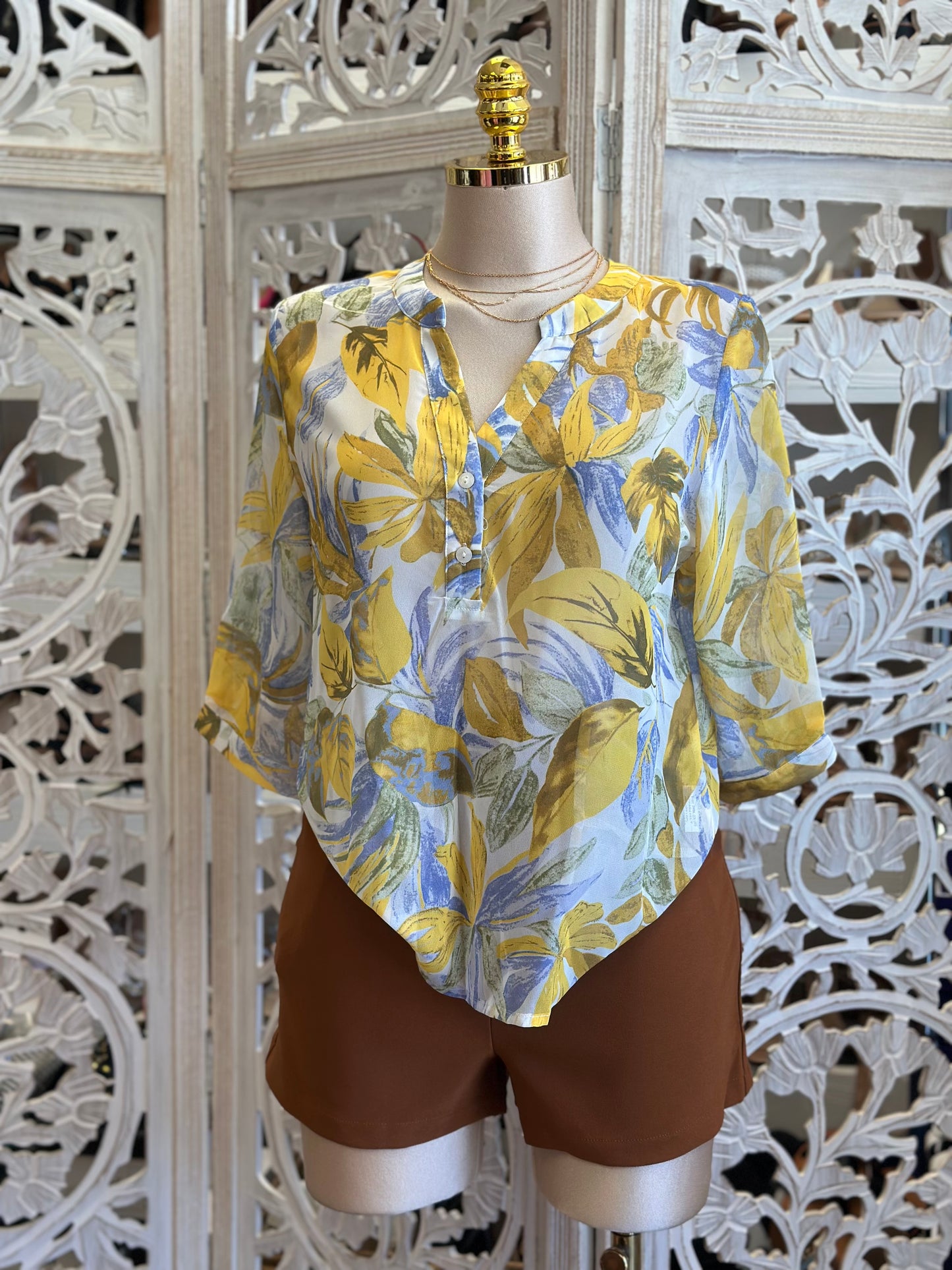 Fresh Yellow Floral Blouse - Estira Poco , Slightly Stretchy