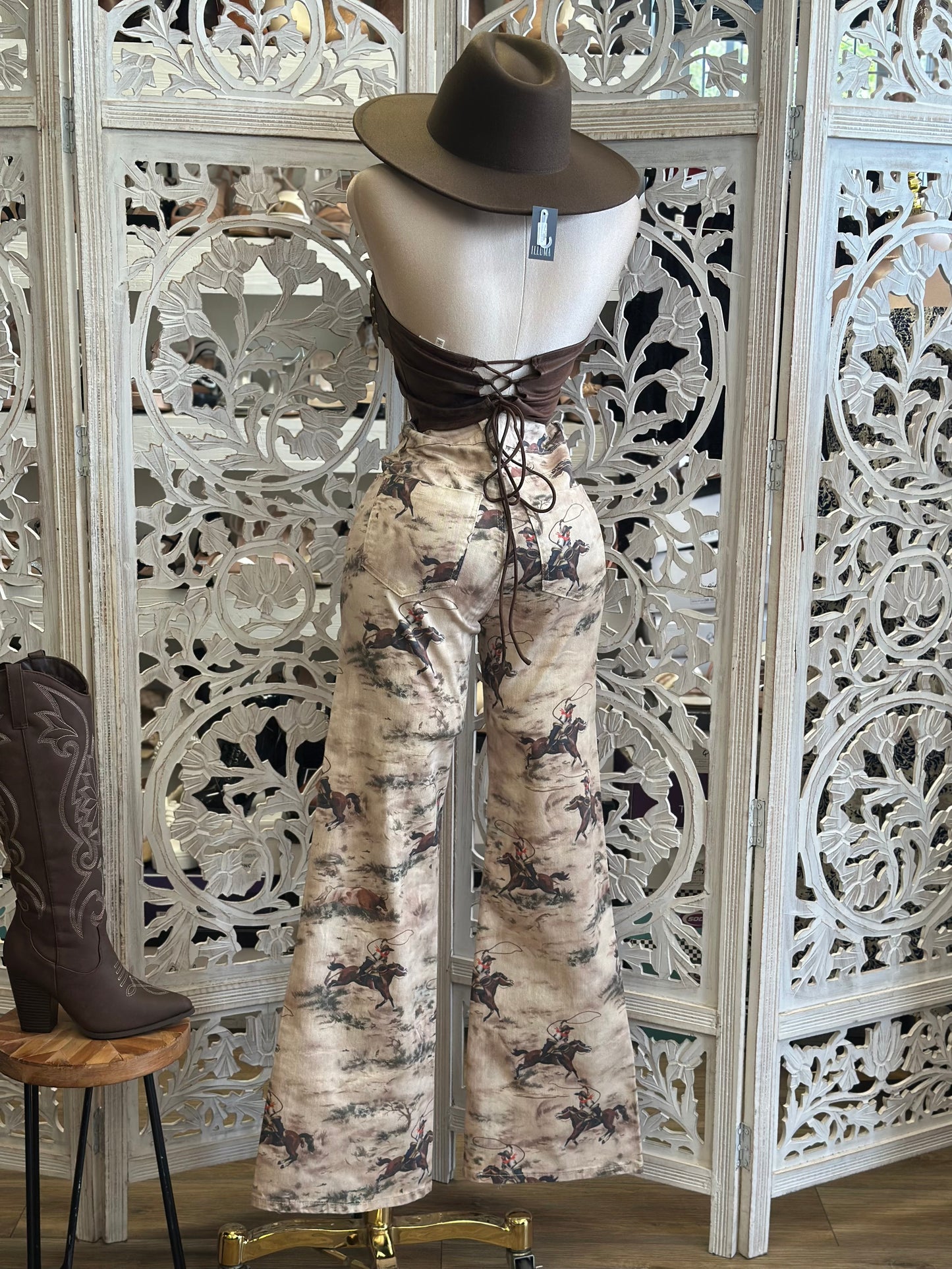 Horse Print Western Jeans - Slightly Stretchy, Estira Poco