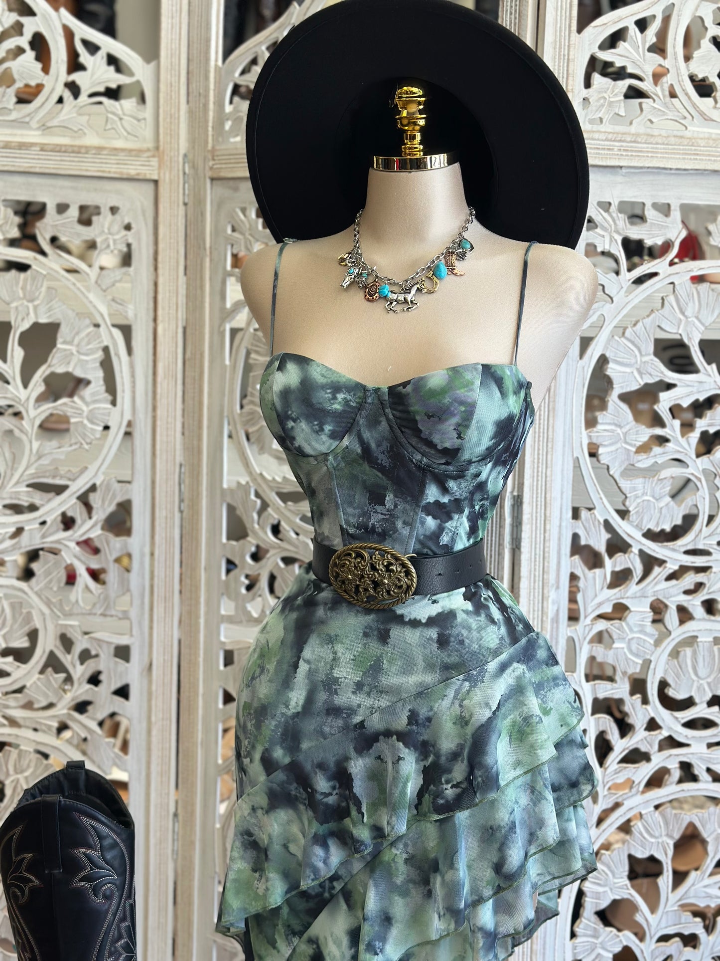 Green Printed Ruffled Midi Dress-Estira, Stretchy .. reducido