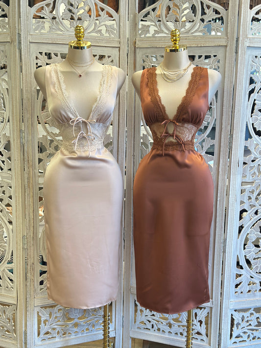Silky Lace Lora Dress- No Estira, Not Stretchy