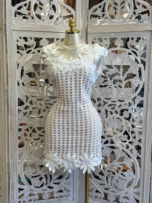 Crochet Floral Dress - Estira Poco , Slightly Stretchy
