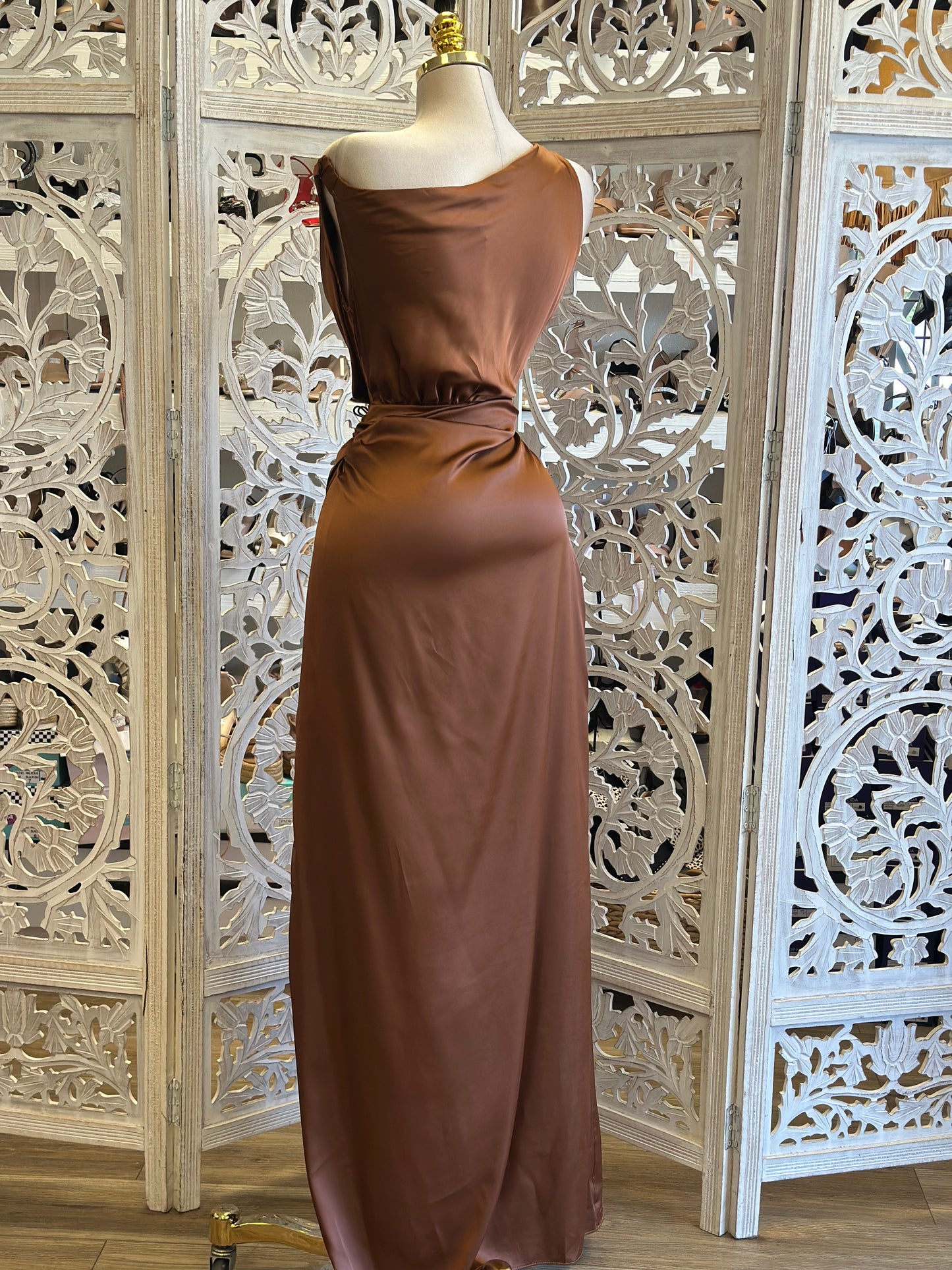 Draped Off Shoulder Brown Dress-No Estira, Not Stretchy