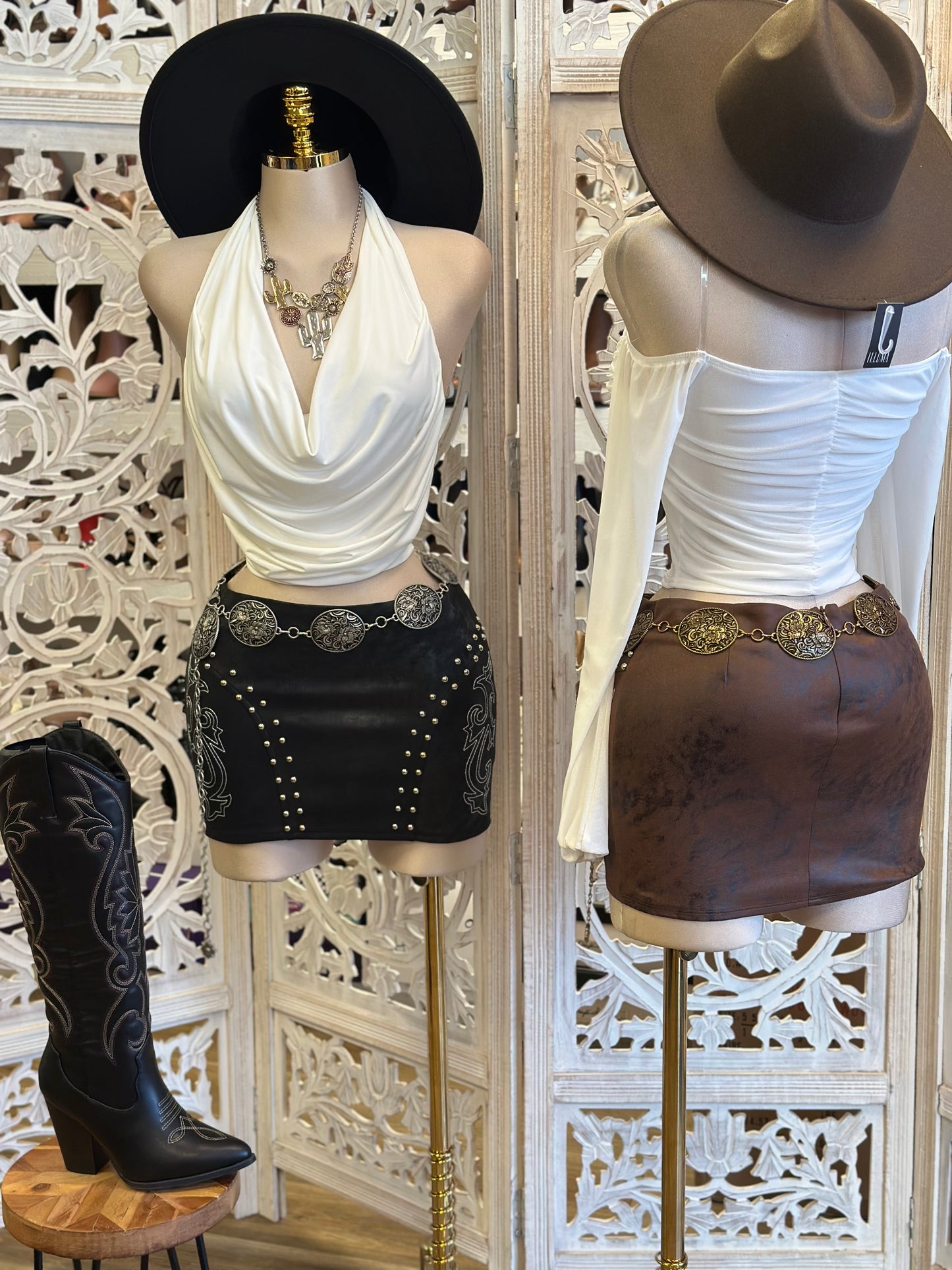 Studded Faux Leather Low Rise Skirt-  Slightly Stretchy , Estira Poco