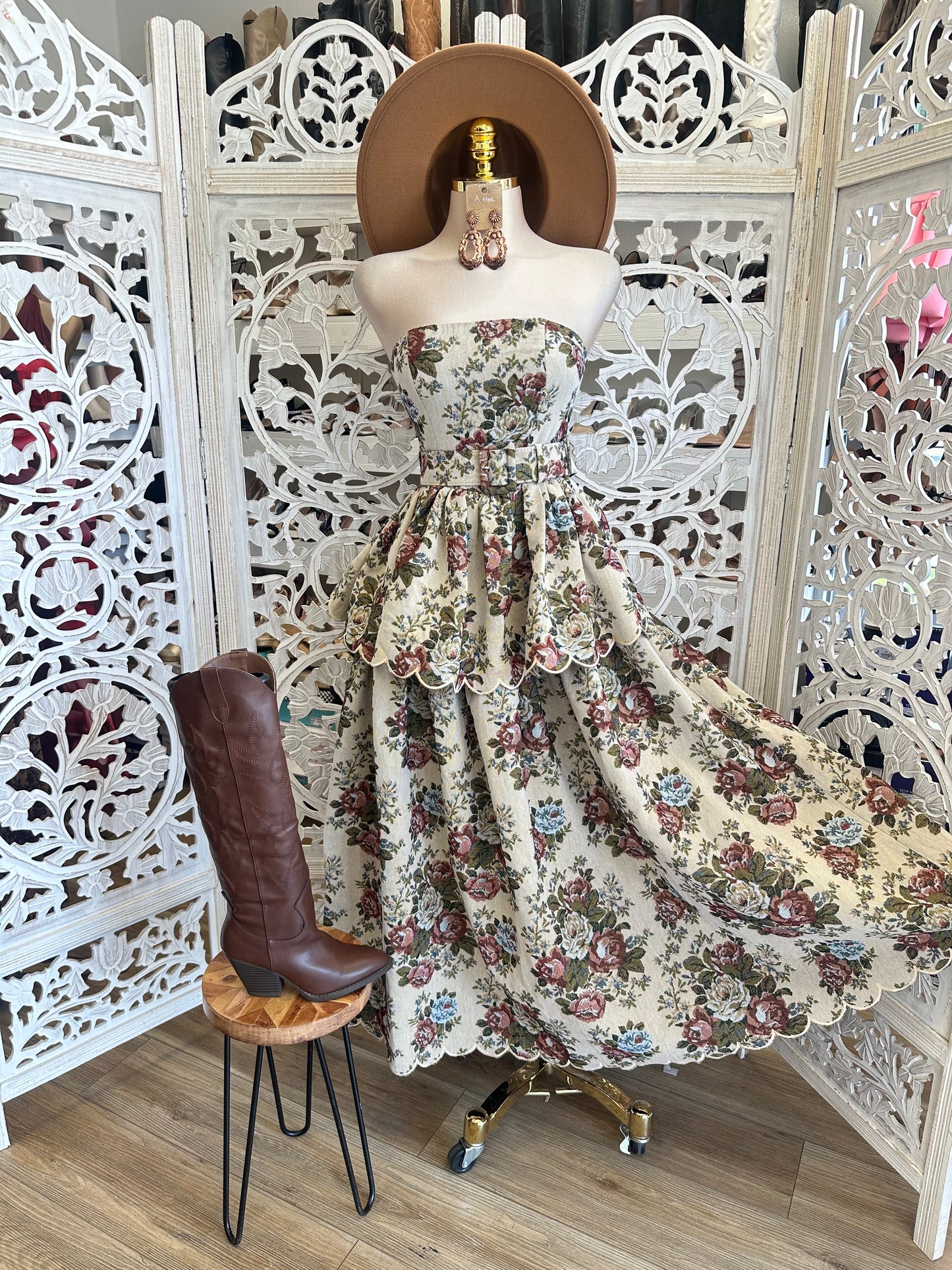 Strapless Floral Wavy Lined Dress- Not Stretchy, No Estira