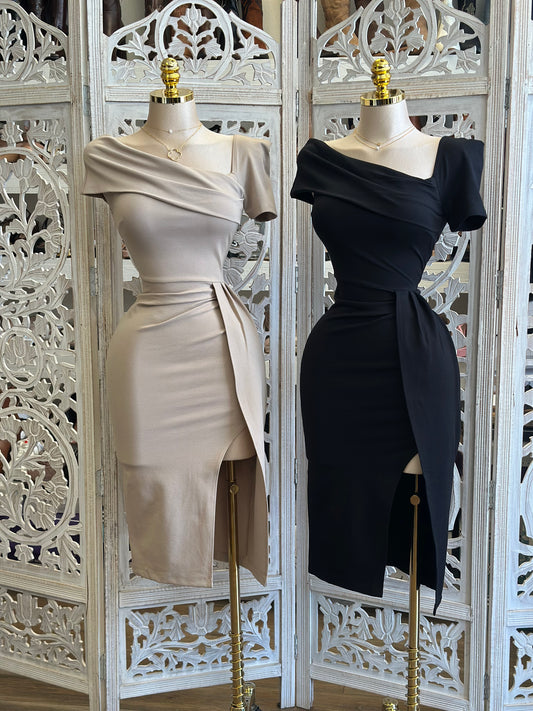Asymmetrical Sleeve Slit Dress- Slightly Stretchy, Estira Poco