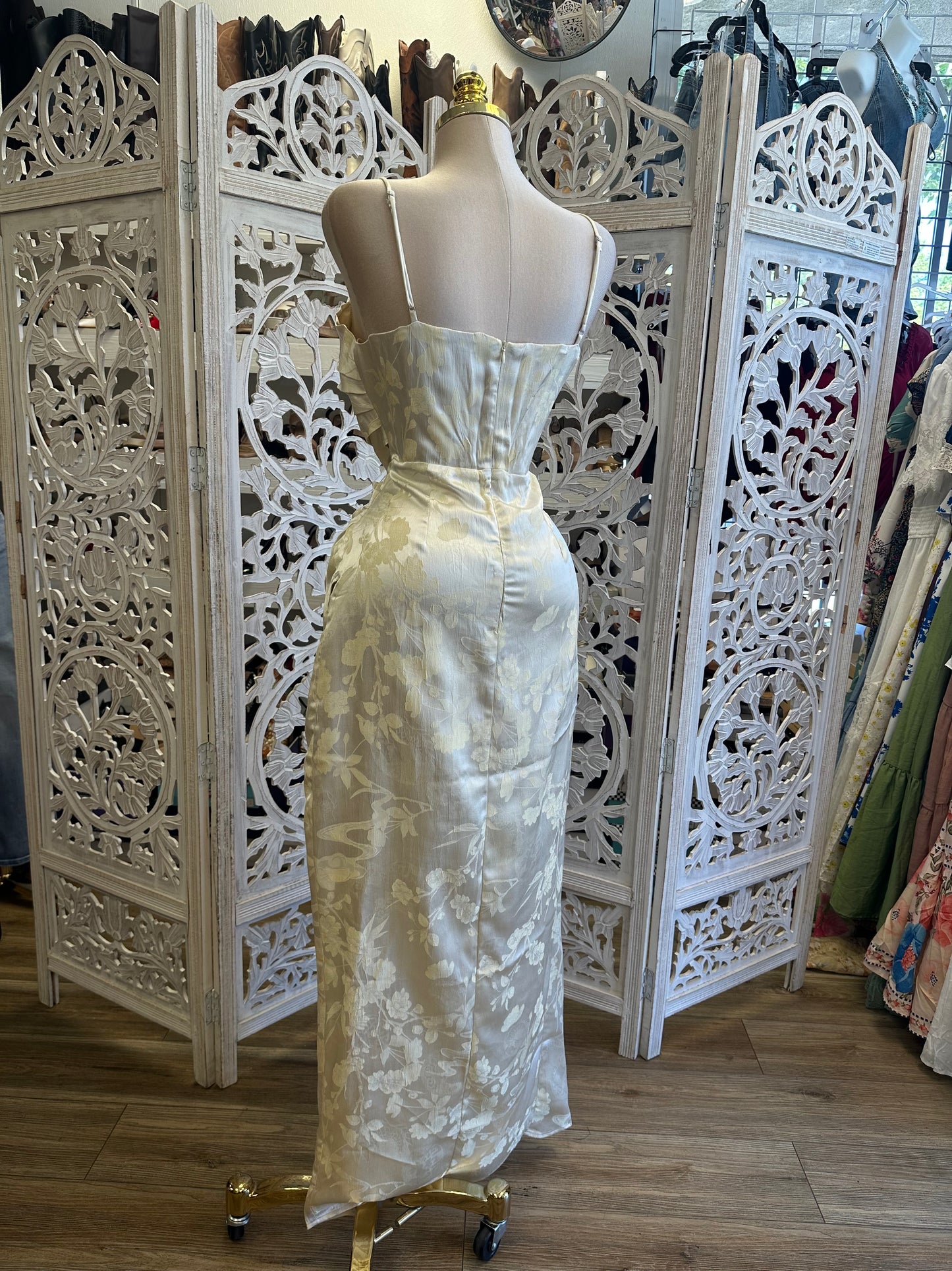 Satin Floral Wrapped Dress- Not Stretchy, No Estira