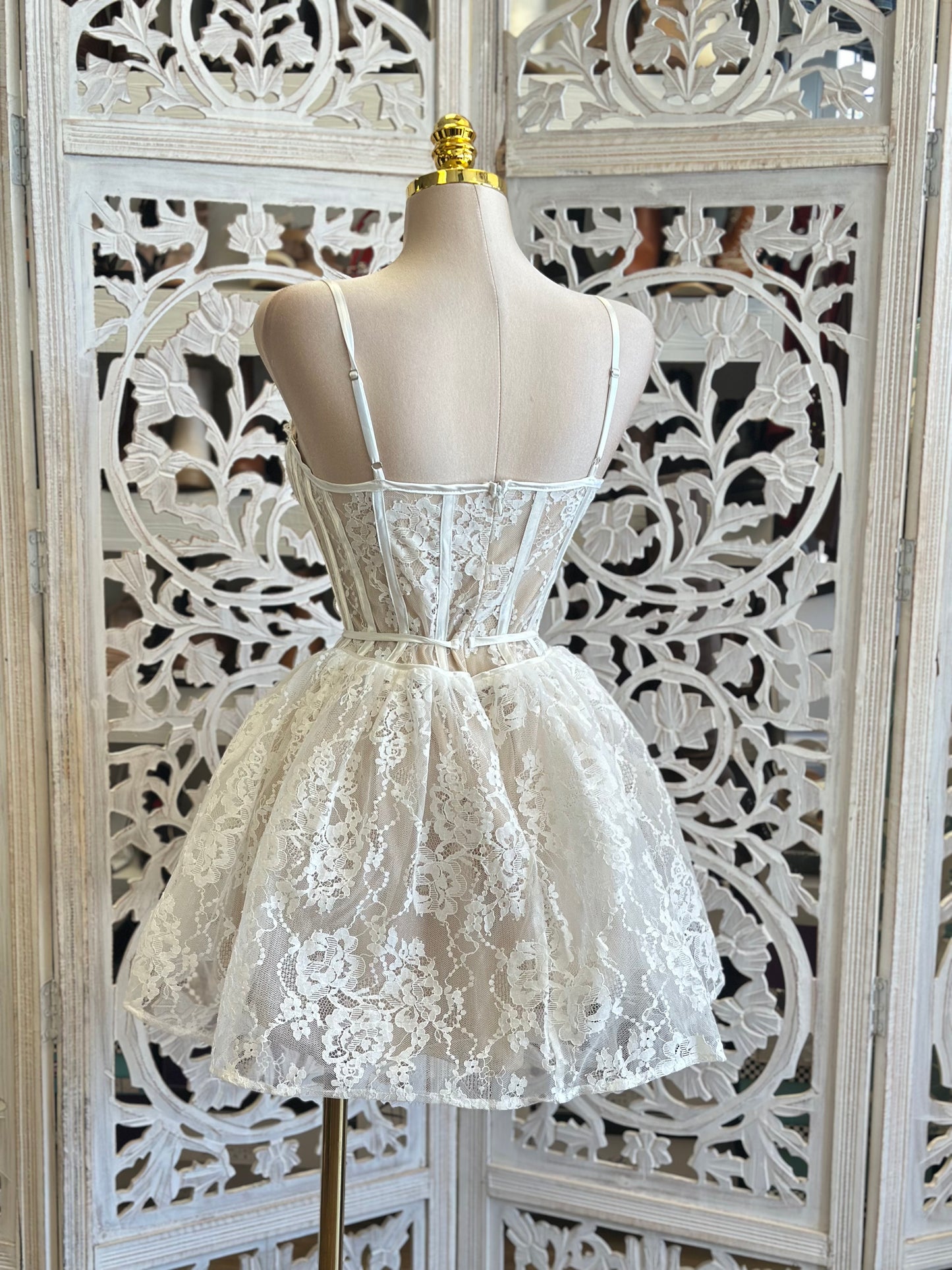 Corset Nude Lace Ivory Dress-No Estira, Not Stretchy