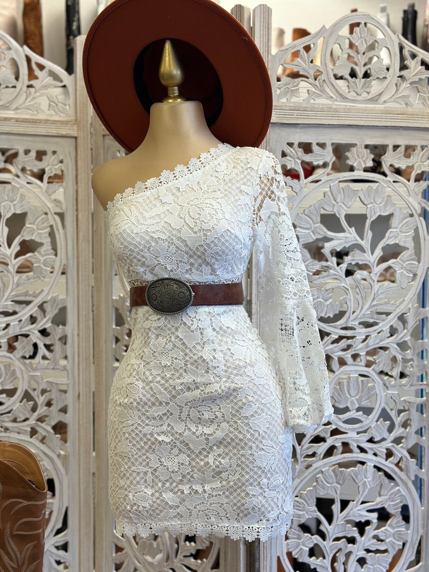 White Lace One Shoulder Mini Dress- Not Stretchy 100 % poliéster