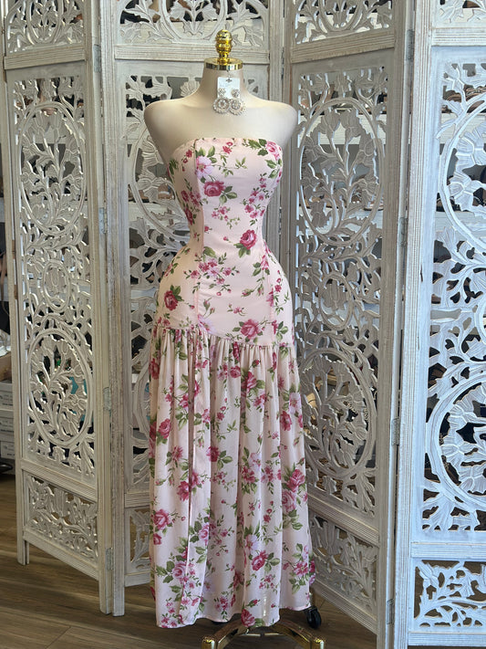 Pastel Pink Floral Maxi Dress-Estira, Stretchy.. estira solo de la parte de atrás.