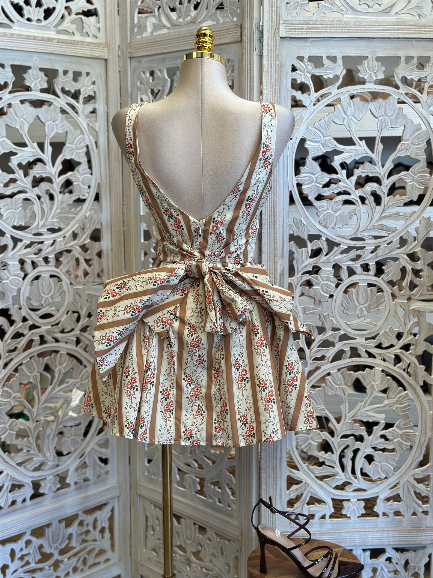 Striped Floral Open Back Ribbon Bubble Dress-No Estira, Not Stretchy