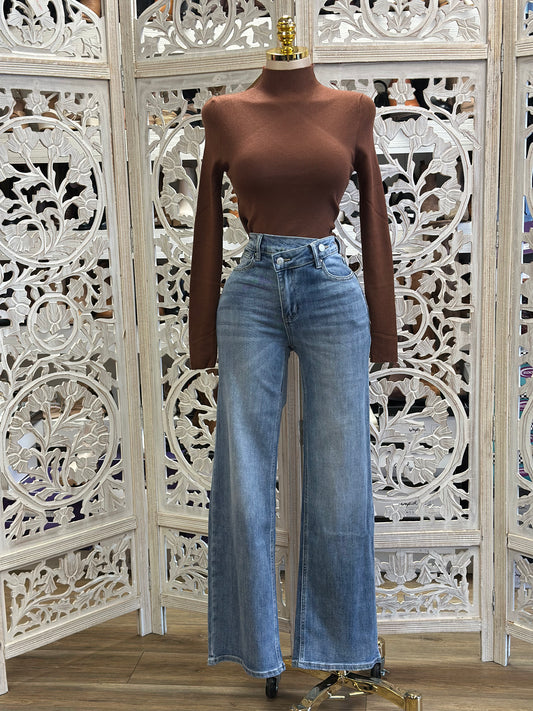 Asymmetrical Denim Wide Leg Jeans - Slightly Stretchy, Estira Poco